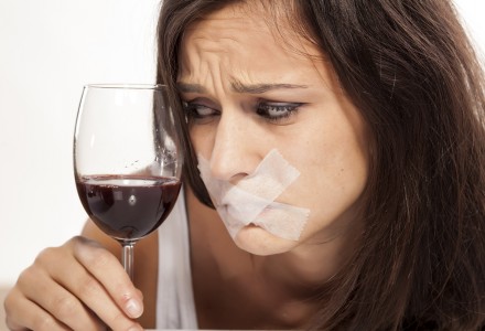Alcoolisme : symptômes et traitements